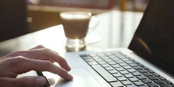 Cursos-online-gratuitos-que-ensinam-ingles-e-mais-10-idiomas