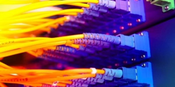 Em-enquete-recorde-no-Senado-mais-de-600-mil-sao-contra-franquia-na-banda-larga