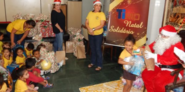 Fim-de-ano-especial-para-criancas-da-Creche-Santo-Antonio-de-Niteroi