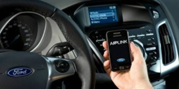 Ford-e-Toyota-vao-ajudar-desenvolvedores-a-criar-apps-para-carros