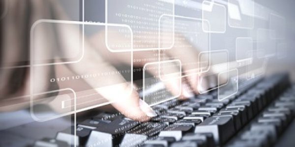 Investimento-em-tecnologia-esta-migrando-de-dispositivos-para-softwares-e-servicos
