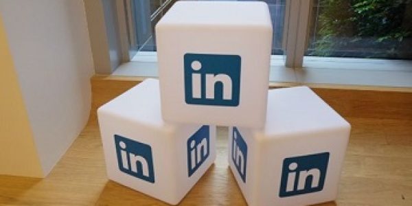 LinkedIn-lanca-app-para-atrair-estudantes
