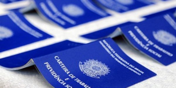 Multa-do-FGTS-pode-ameacar-trabalhadores-com-mais-de-10-anos-de-contrato