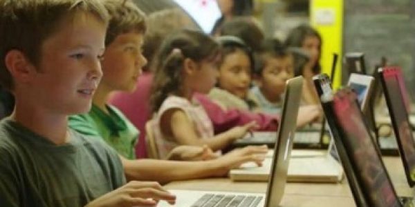 Oficina-ensinara-jovens-nocoes-de-programacao-de-jogos