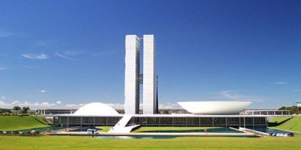 PL-3453-nao-e-politica-de-banda-larga-diz-deputado-Daniel-Vilela