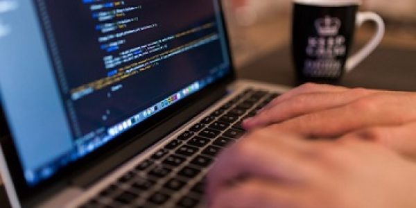Programacao-invista-para-garantir-um-bom-emprego