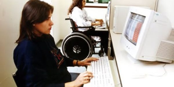 Ser-diferente-nao-e-normal-no-mercado-de-trabalho