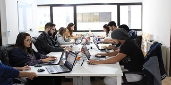 Startups-apostam-no-crescimento-do-comercio-eletronico-1