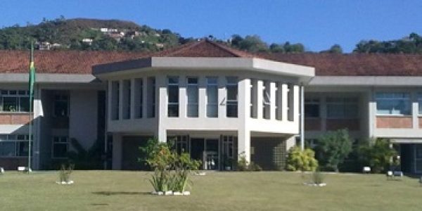 Supercomputador-do-Brasil-fica-inativo-por-falta-de-dinheiro-para-energia