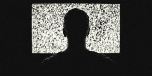 Teles-e-emissoras-de-TV-terao-que-negociar-direitos-de-retransmissao-e-isso-pode-influenciar-o-switch-off