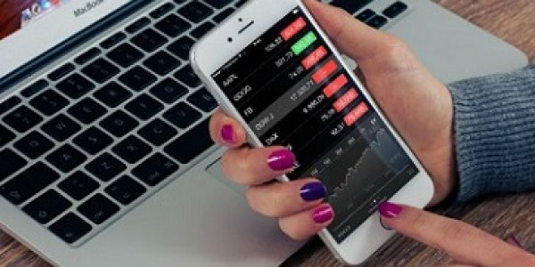 Uso-de-dispositivos-moveis-no-local-de-trabalho-ainda-nao-esta-consolidado