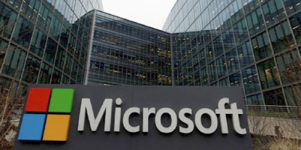 guerra dos direitos autorais microsoft é acusada de treinar ia com 200 mil livros pirateados, segundo the guardian