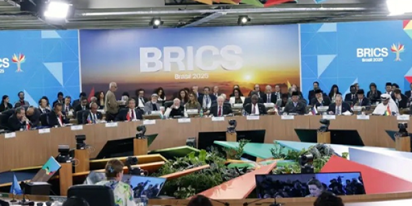 ia sob controle global brics propõe código aberto e onu na liderança, enquanto europa acelera regulação com foco em copyright e transparência